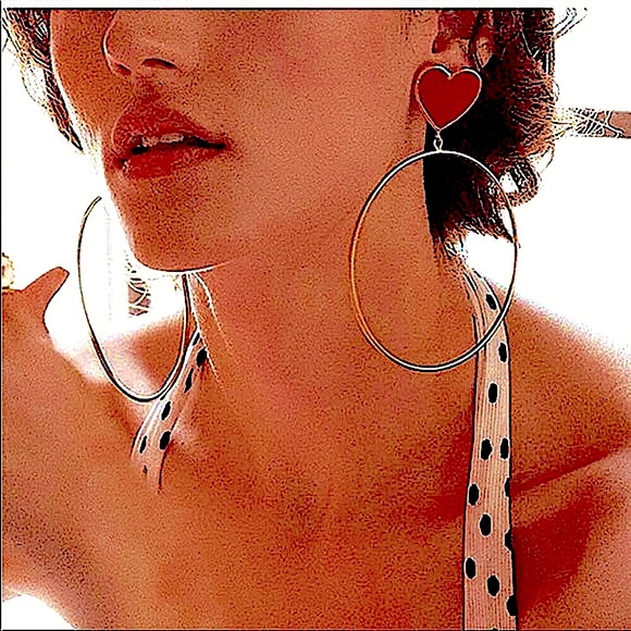 Large Gold hoops with red Acrylic hears hearts NWT - Picture 2 of 7